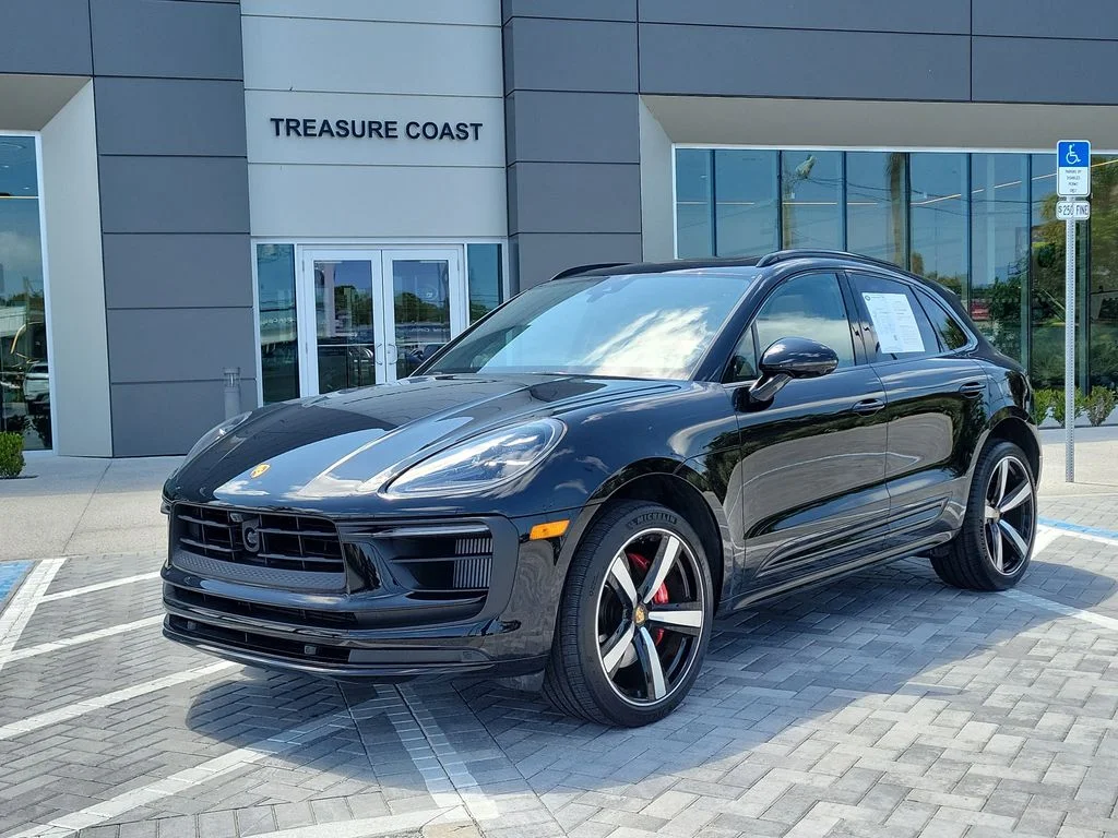 2024 Porsche Macan S's photo