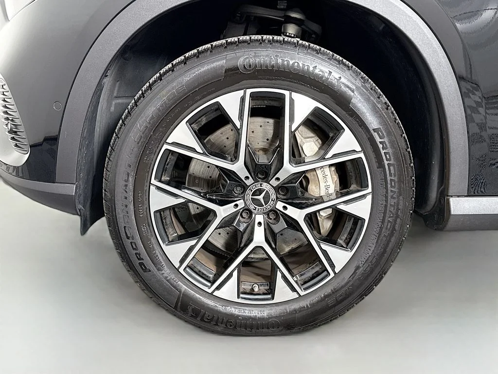Used 2025 Black Mercedes-Benz GLC 350e image 30