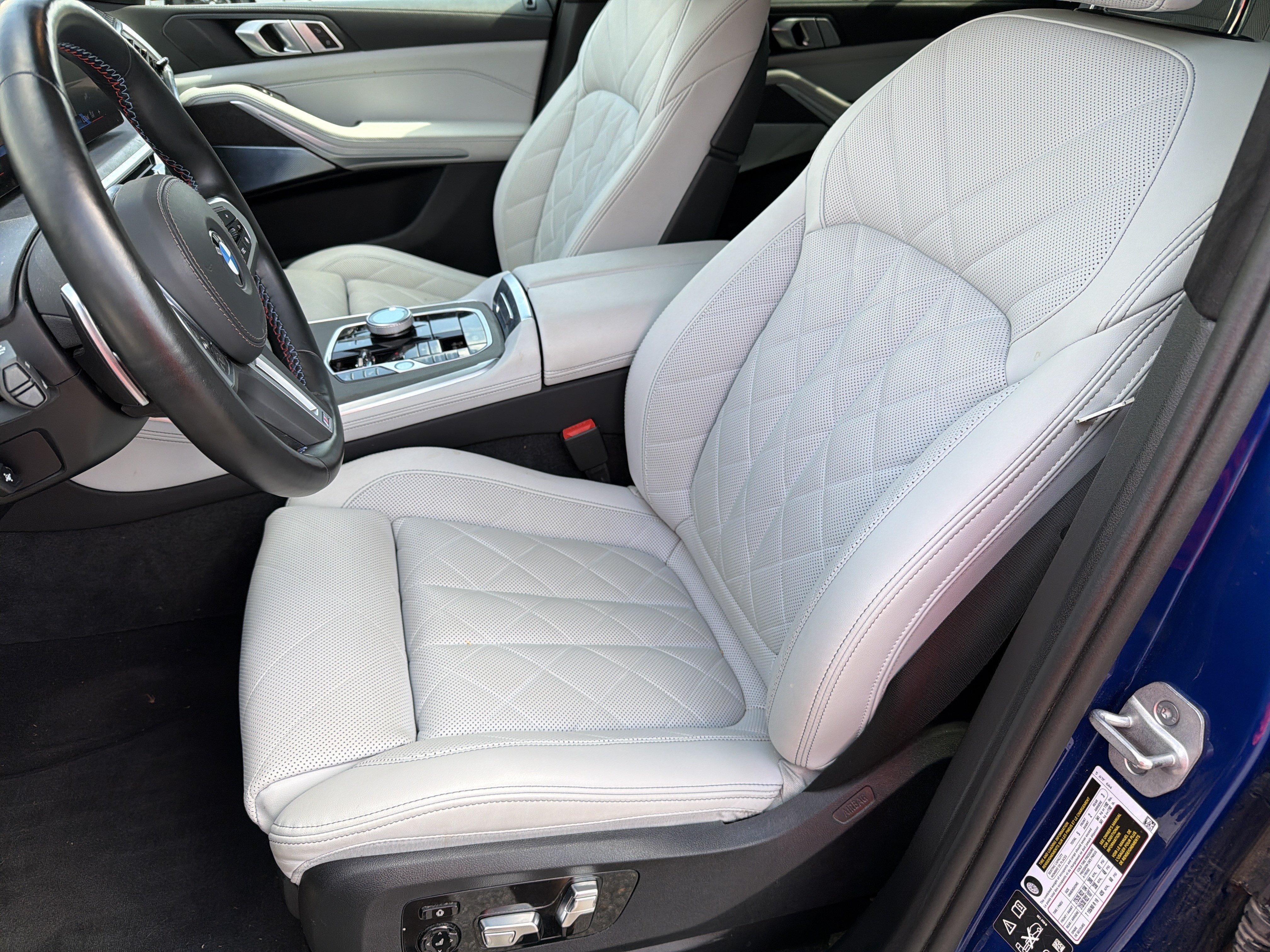 Certified Used 2025 Marina Bay Blue Metallic BMW M60i image 18