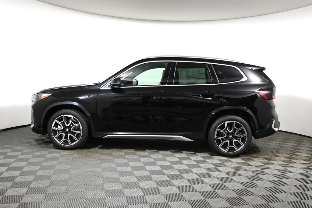 New 2026 Jet Black BMW xDrive28i image 2