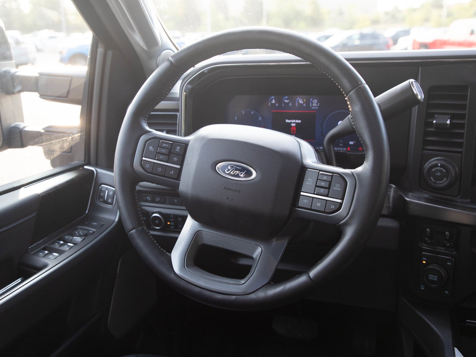 Used 2024  Ford  image 18