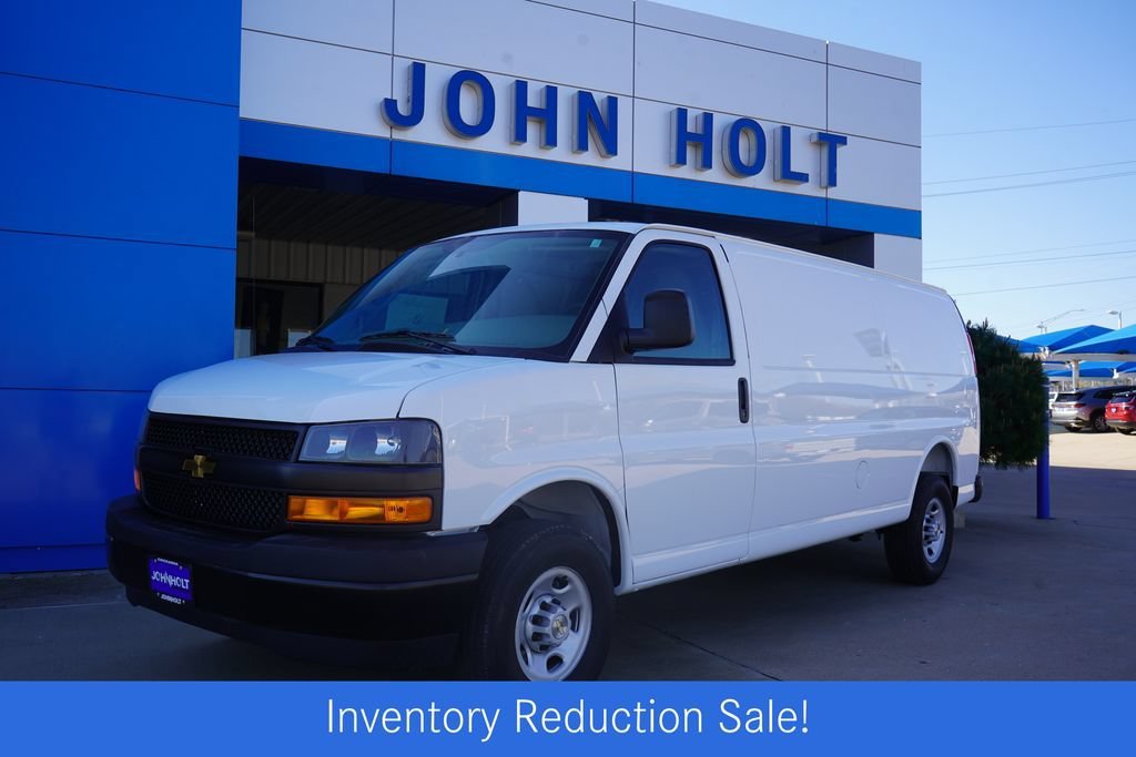 2026 Chevrolet Express 2500 Extended Work Van HD's photo