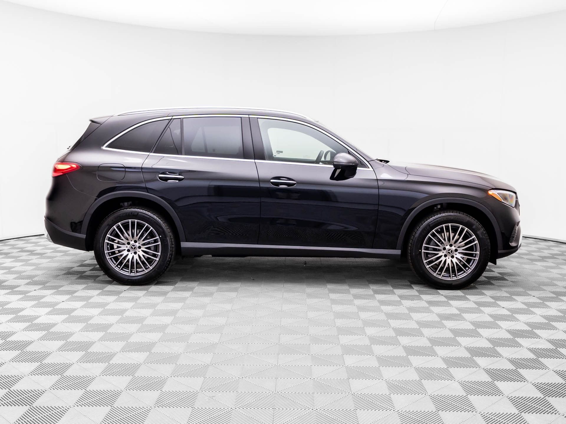 New 2026 Black Mercedes-Benz GLC 300 image 6