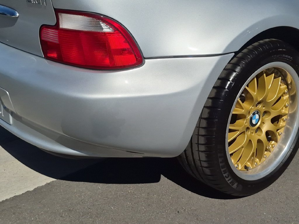 Used 2002  BMW 3.0i image 23