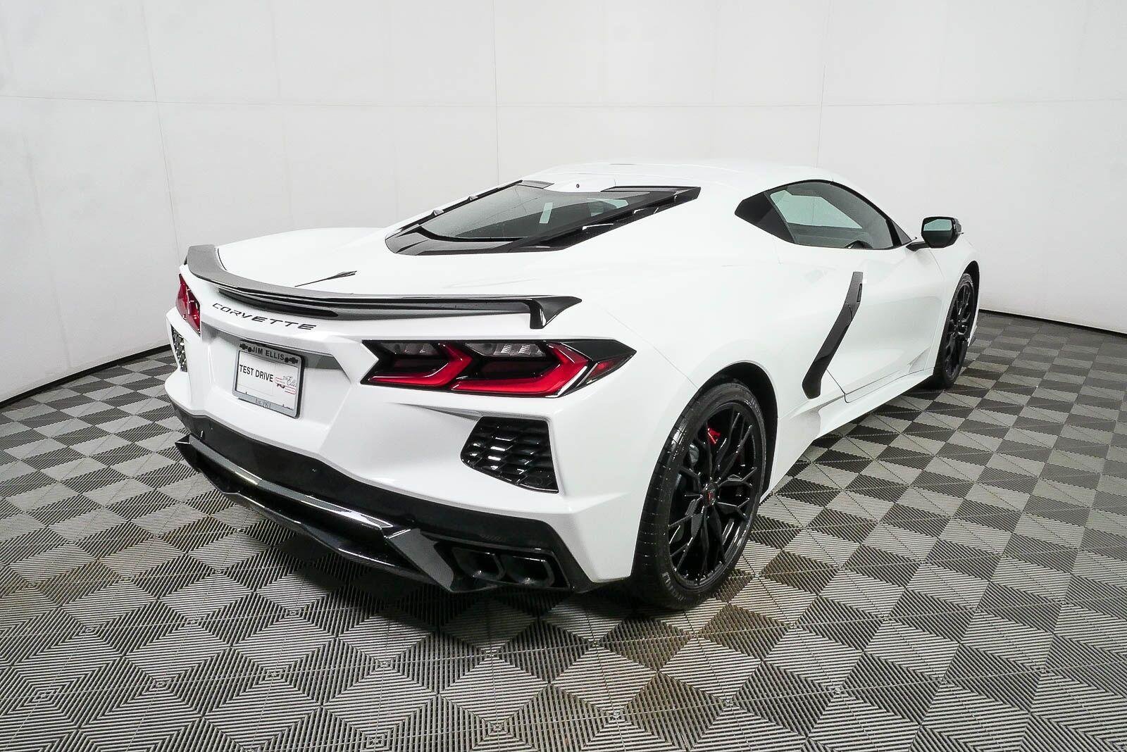 New 2027 Arctic White Chevrolet 1LT image 3
