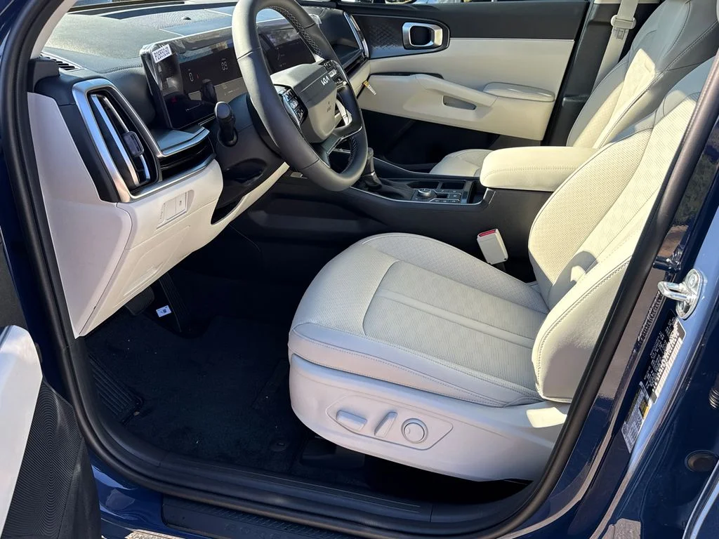 2026 Kia Sorento S - Photo 9