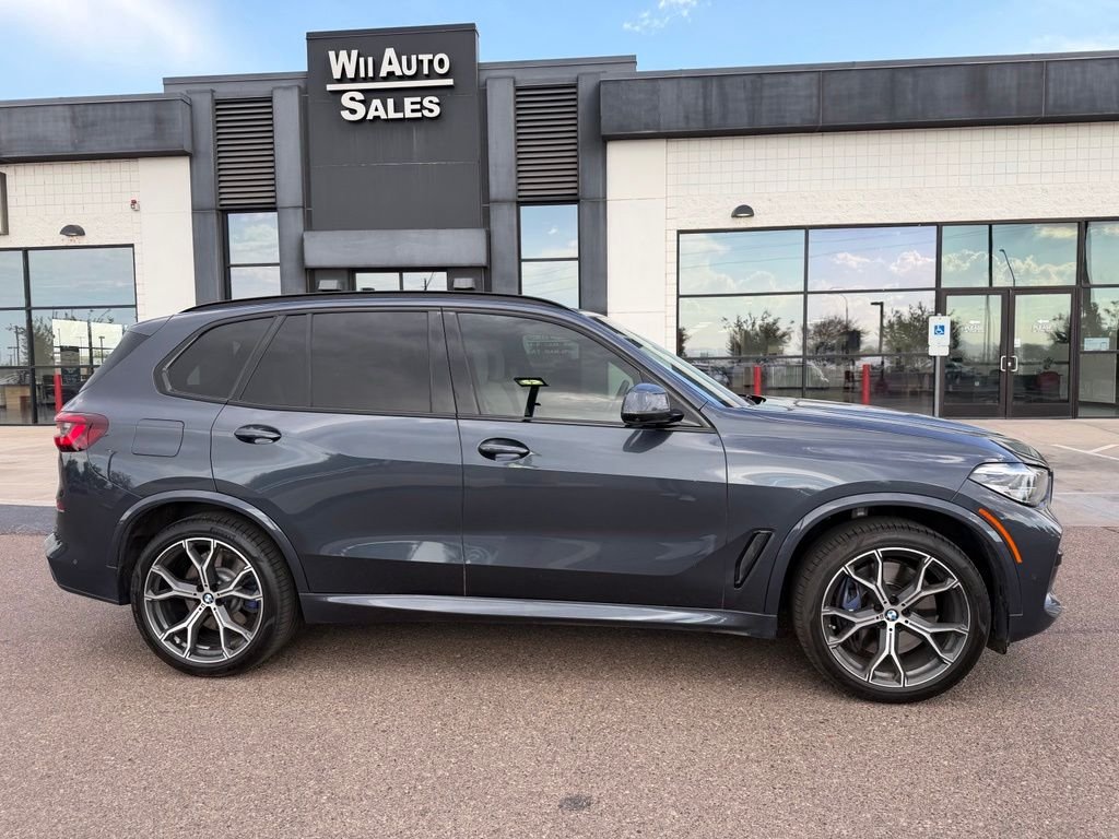 Used 2022 Gray BMW M50i image 3