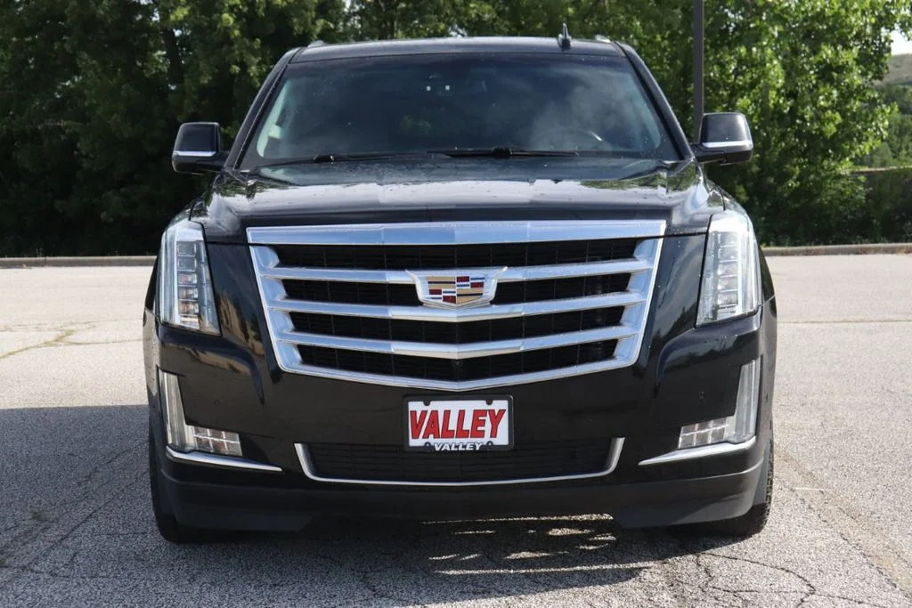Used 2017 Black Raven Cadillac Luxury image 3