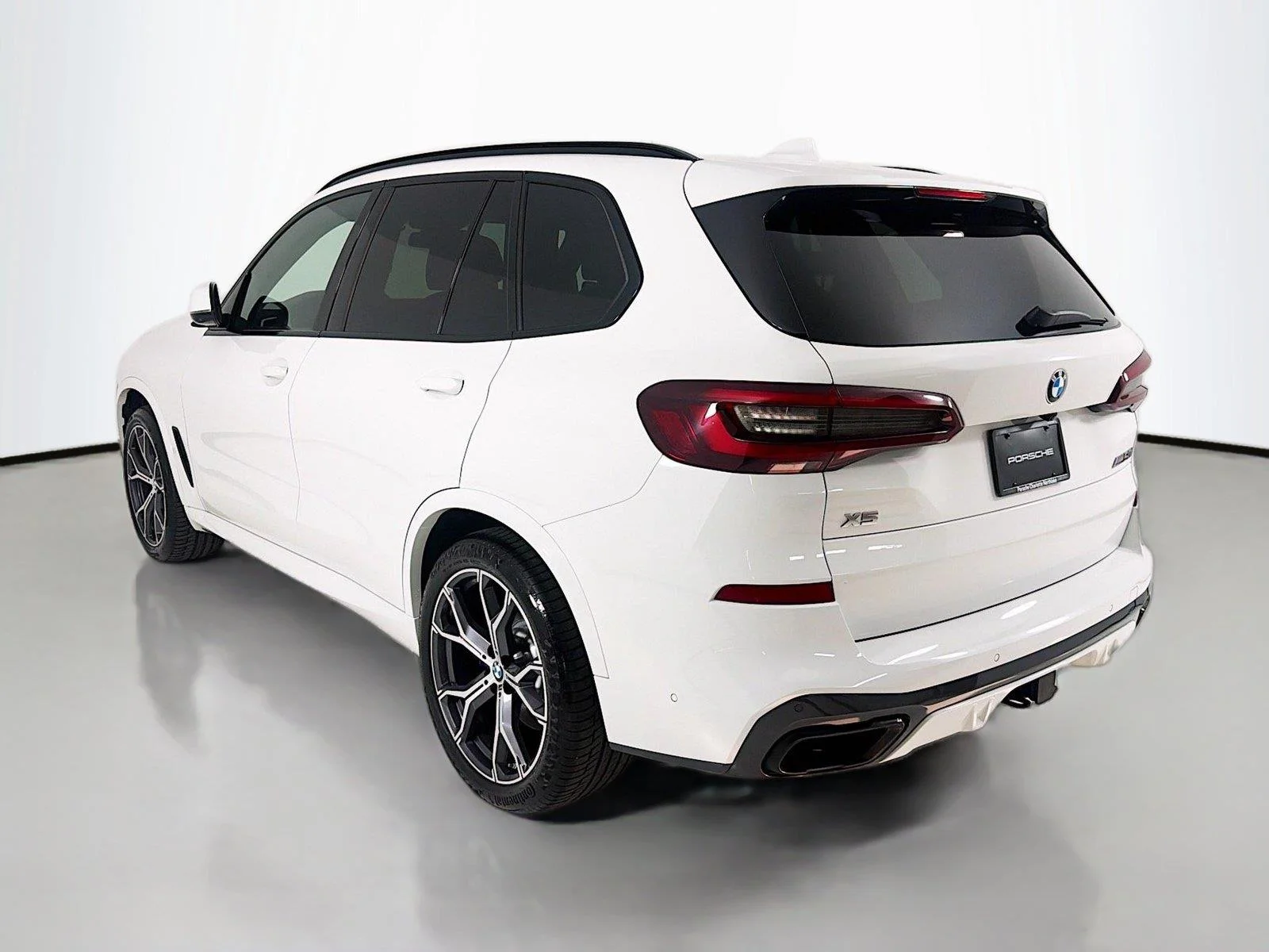 Used 2021 Alpine White BMW M50i image 3
