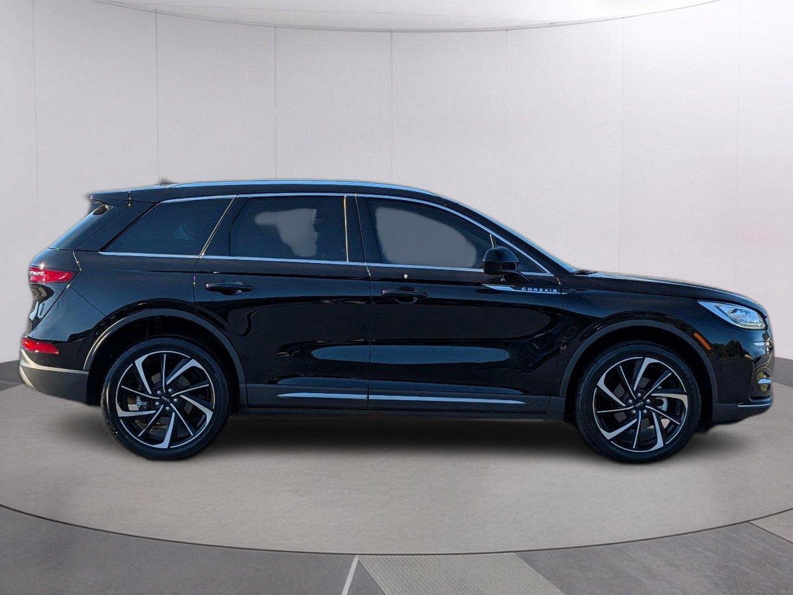 Used 2024 Infinite Black Metallic Clearcoat Lincoln Reserve image 6