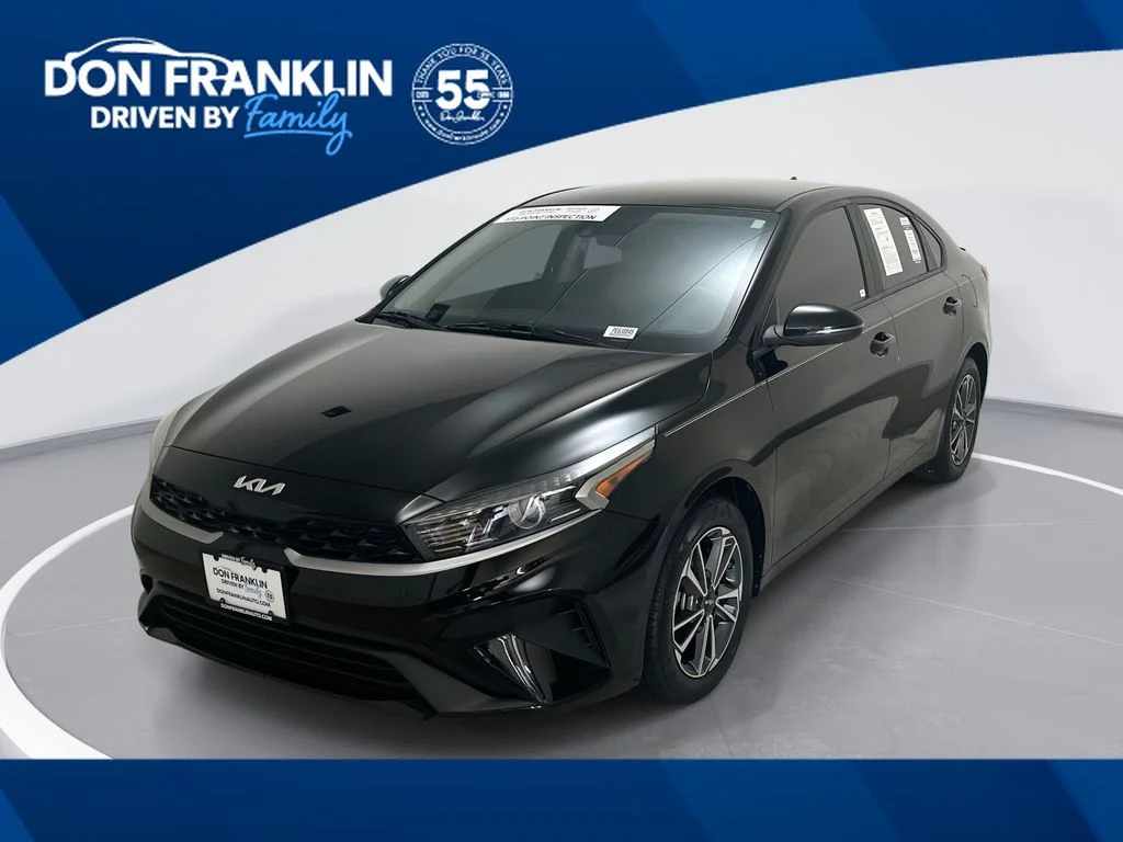 Used 2023 Black Kia LXS image 1