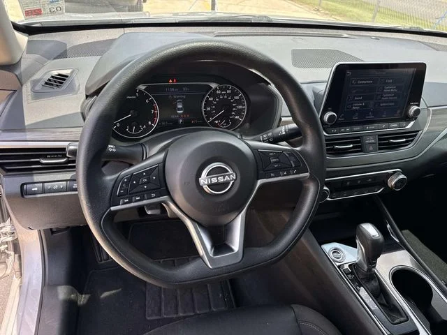 Used 2024 Silver Nissan 2.5 SV image 34
