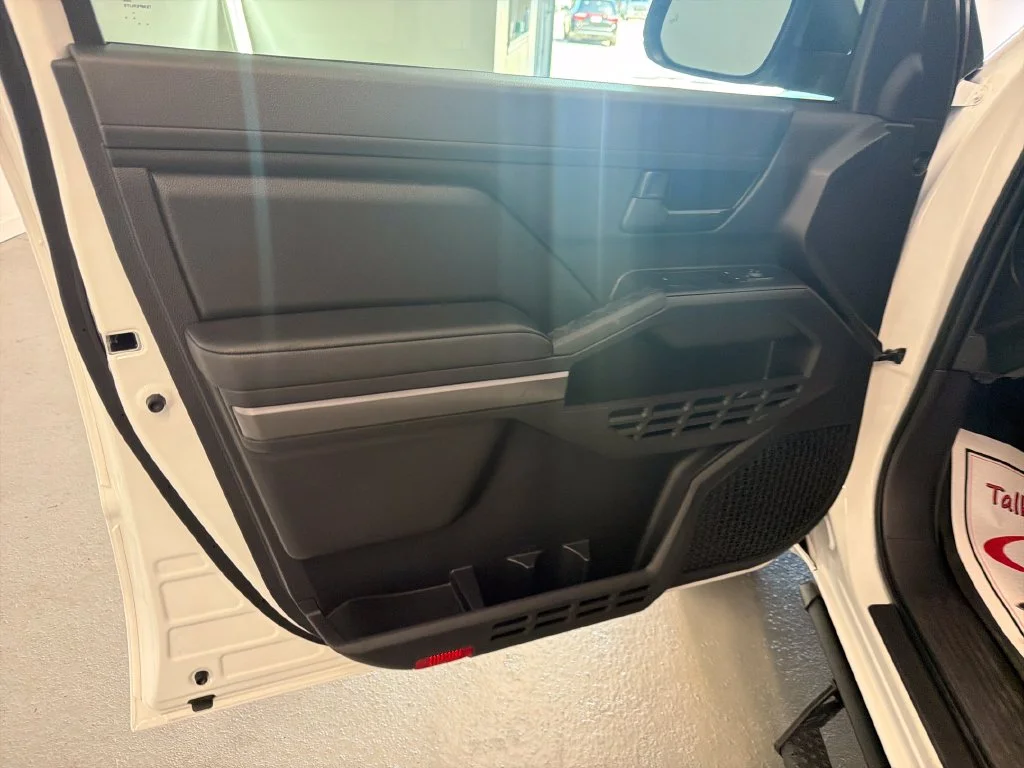 Used 2025 White Toyota SR5 image 12