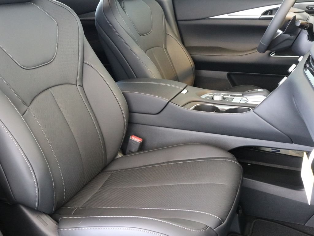 New 2027 HARBOR GRAY INFINITI Luxe AWD image 47