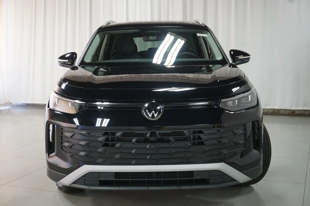 New 2026 Deep Black Volkswagen 2.0T SE image 5