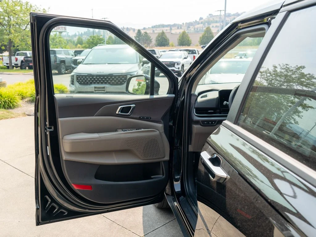New 2026 Aurora Black Pearl Kia EX image 18