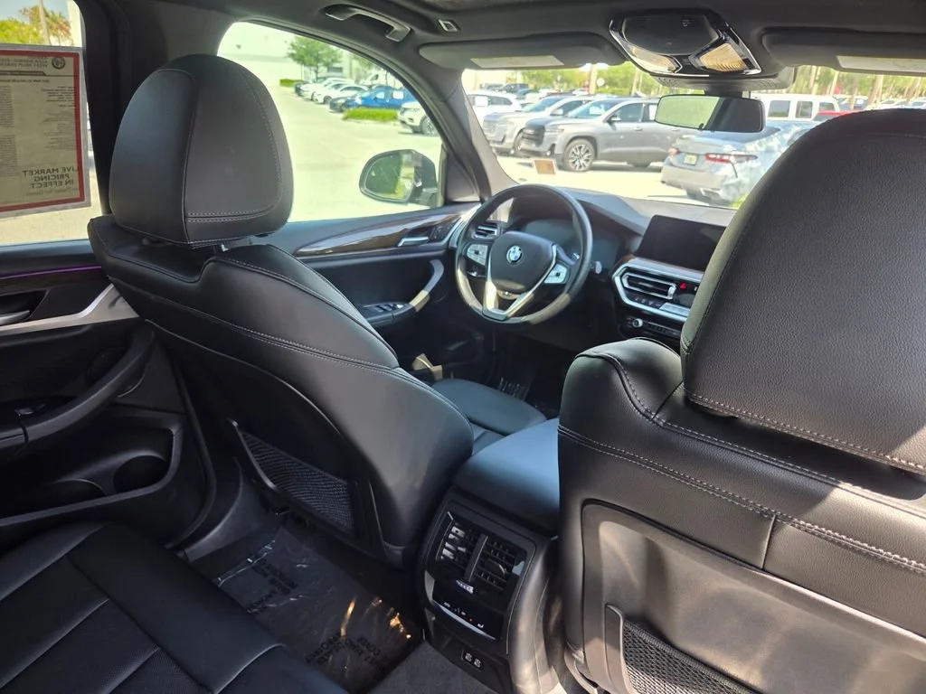 Used 2023 Alpine White BMW xDrive30i image 32