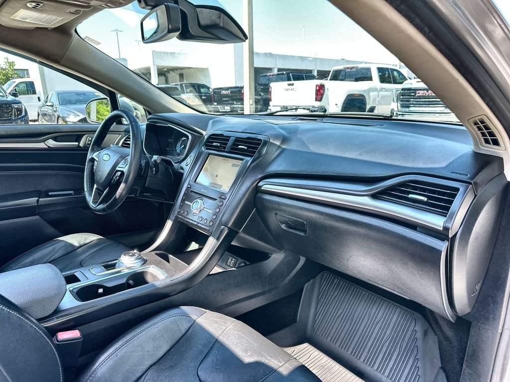 Used 2020  Ford Titanium image 29