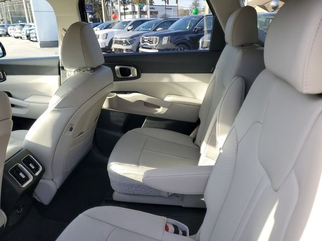 2025 Kia Sorento EX - Photo 26
