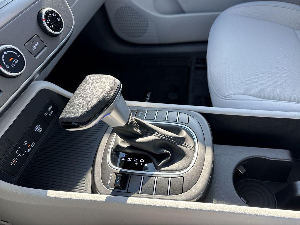 New 2026 Abyss Black Hyundai SE FWD image 21