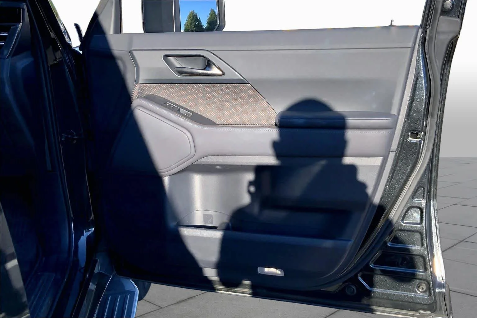 Certified Used 2024 CAVIAR Lexus Premium+ image 23