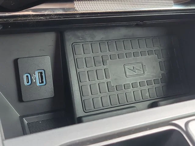 Used 2022 Blue Ford Platinum image 27