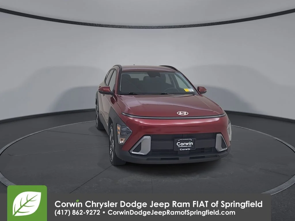 Used 2025 Red Hyundai SEL image 4