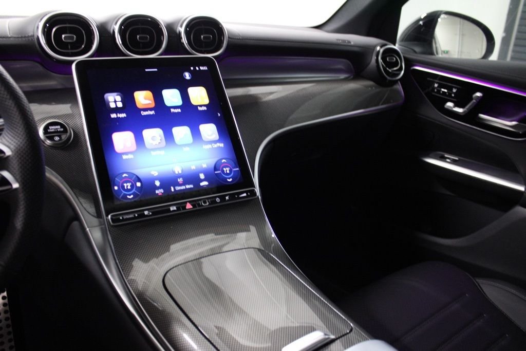 Used 2026  Mercedes-Benz GLC 300 image 22
