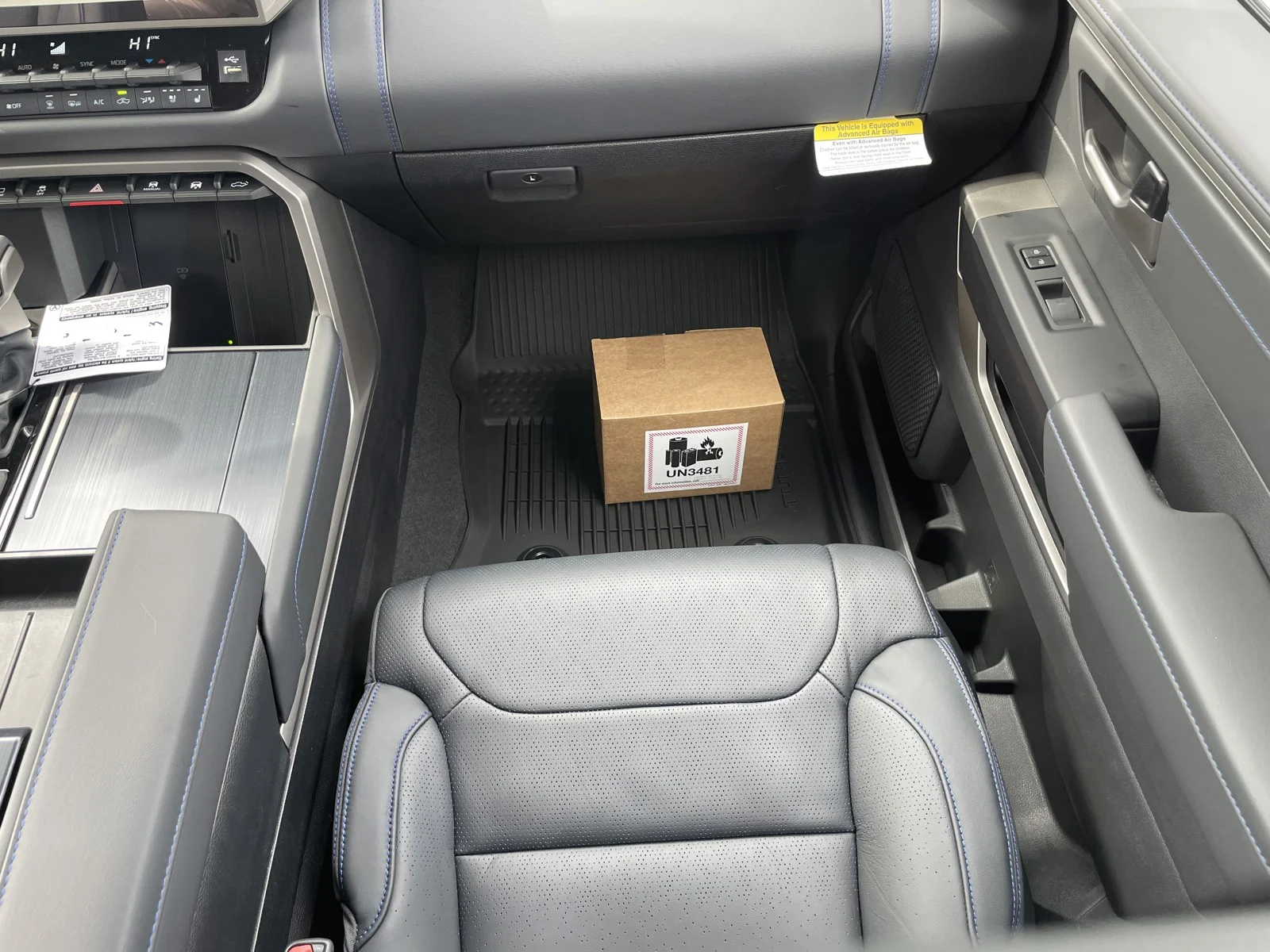 New 2026 Wind Chill Pearl Toyota Platinum image 12