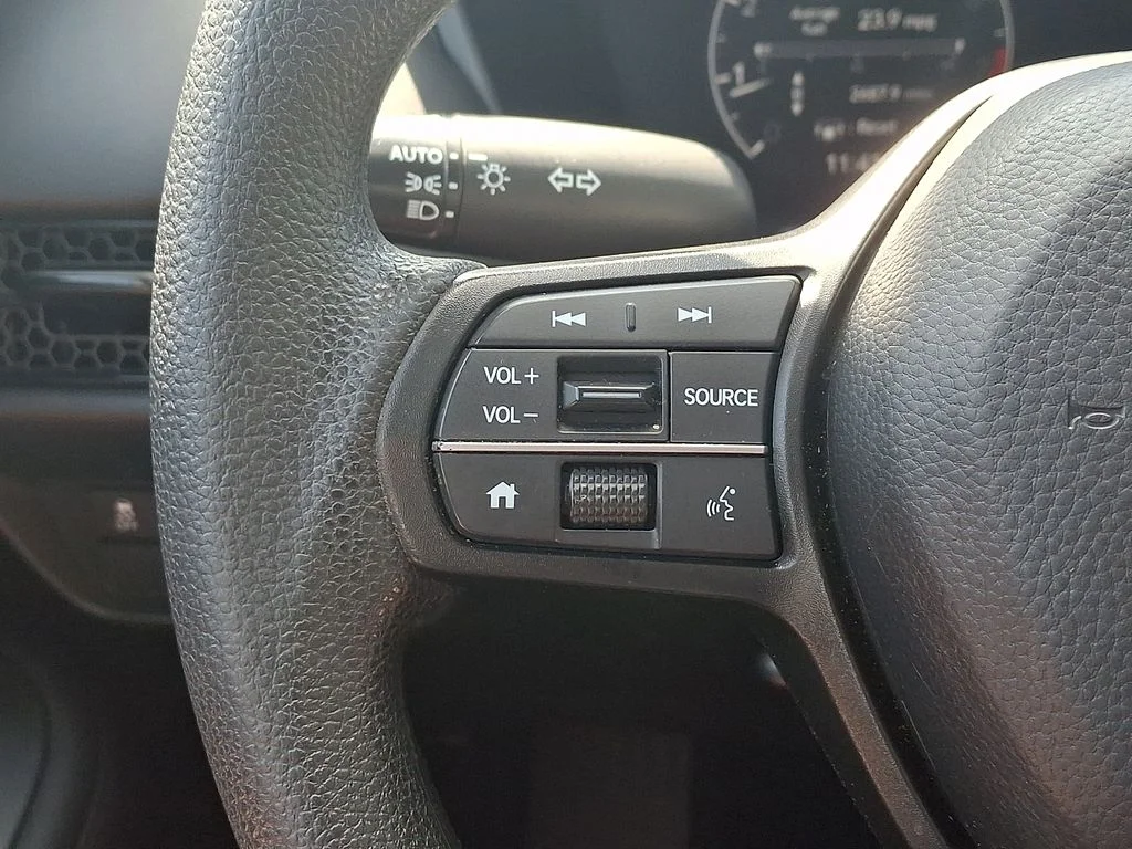 Used 2025  Honda LX image 20