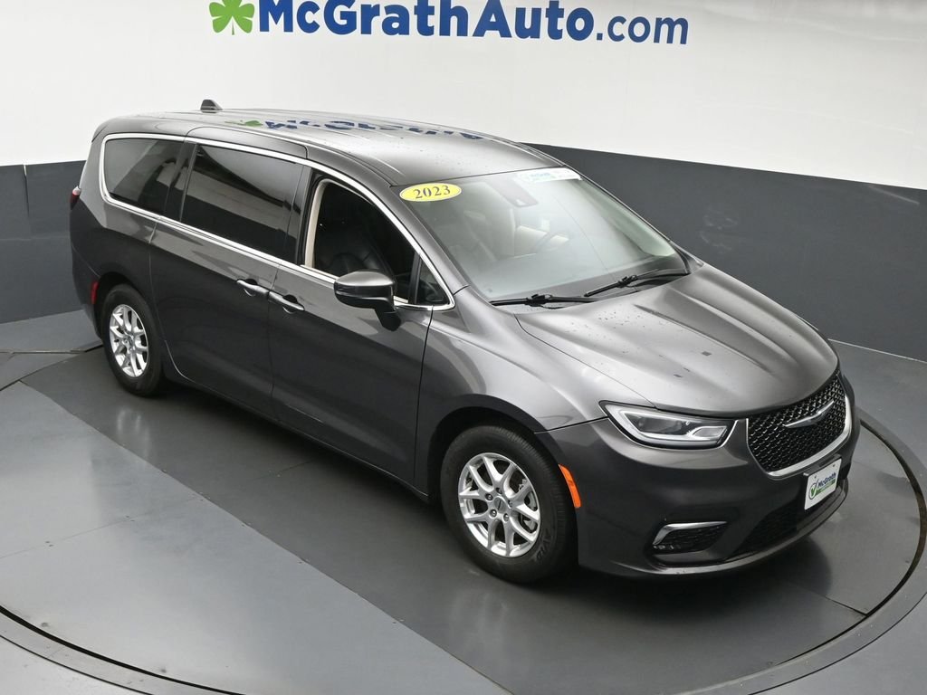 Used 2023 Gray Chrysler Touring L image 3