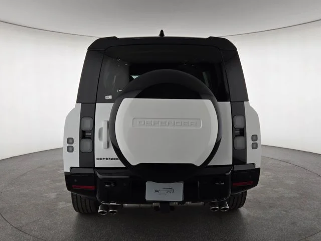 2026 Land Rover Defender V8 - Photo 7