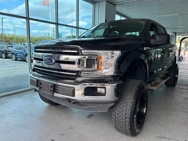 Used 2020 Agate Black Met Ford XL image 4