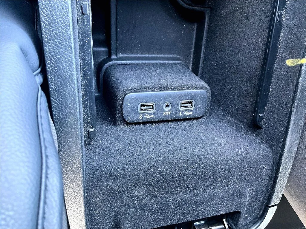 Used 2020 Blue Dodge Police image 30