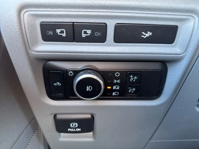 Used 2023 Silver Ford XLT image 19