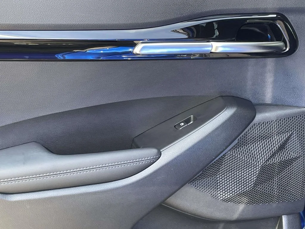 Used 2023 Blue Kia S image 9