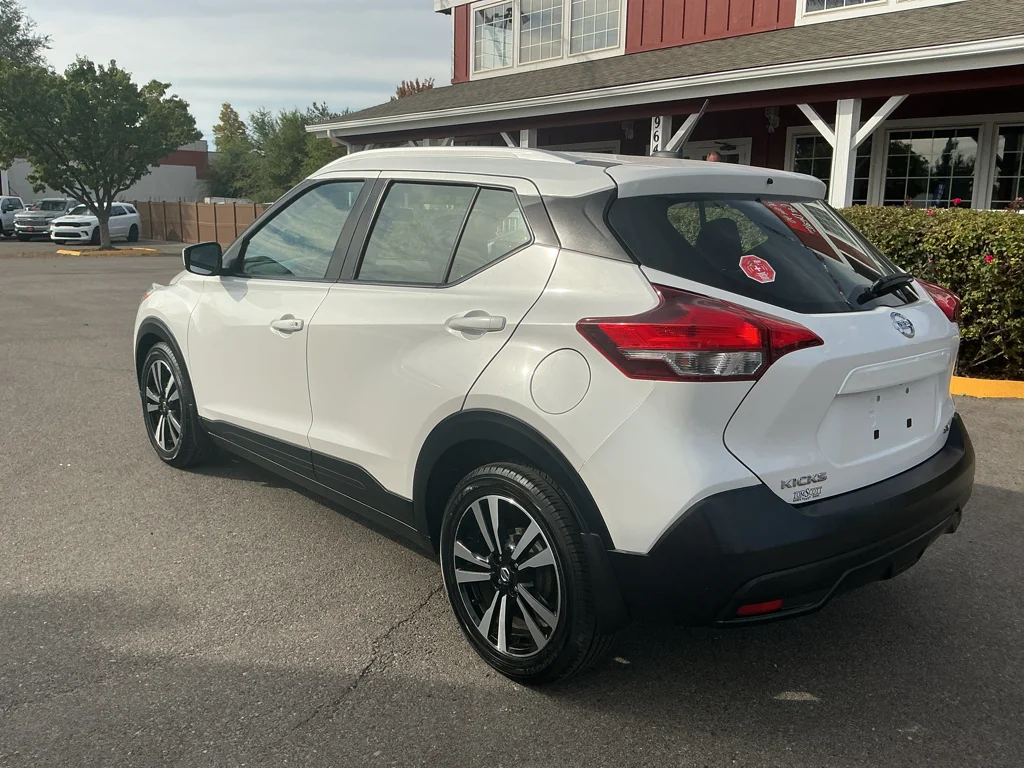 Used 2019 Aspen White Tricoat Nissan SV image 6