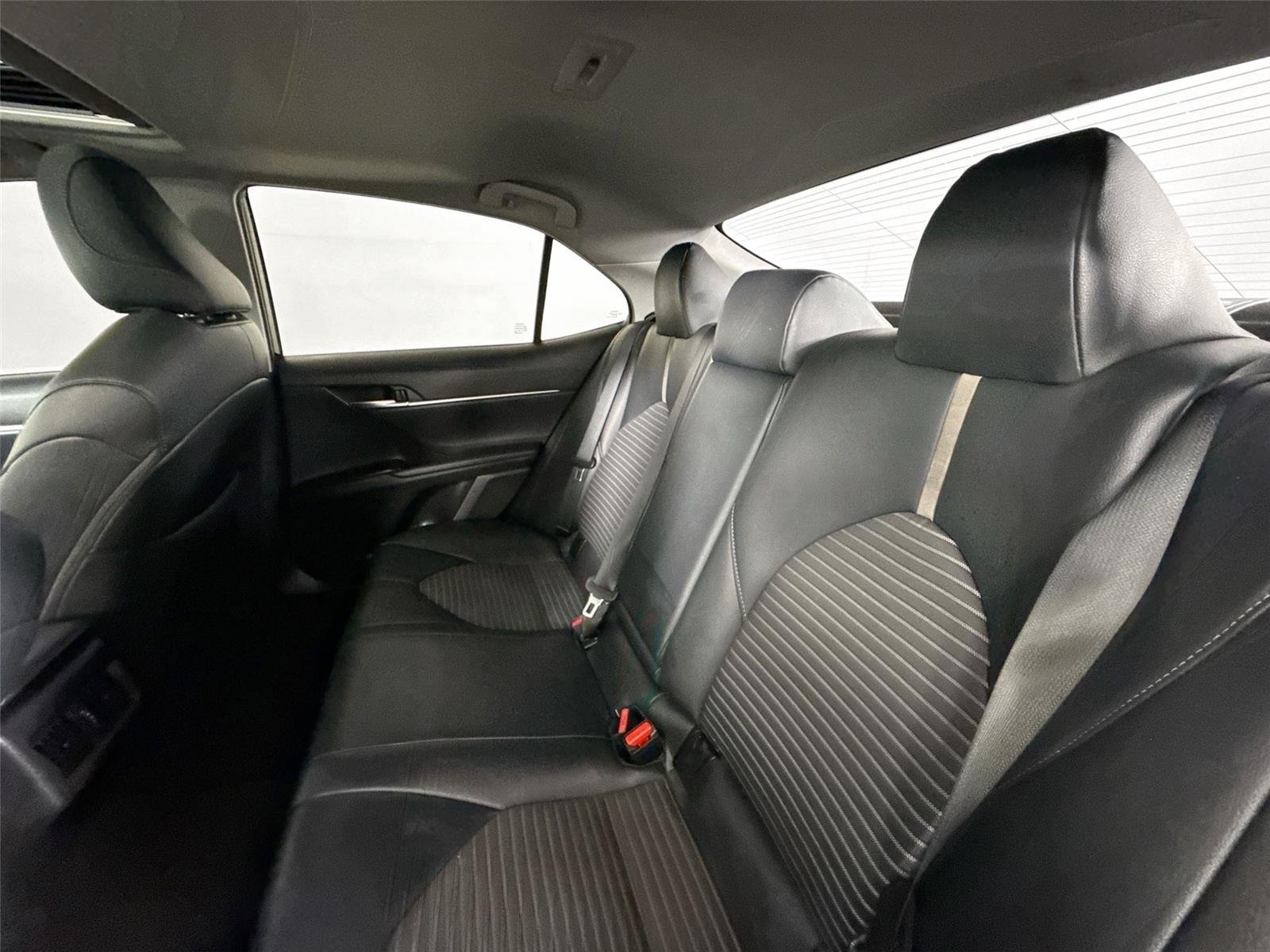 Used 2018 Galactic Aqua Mica Toyota SE image 29