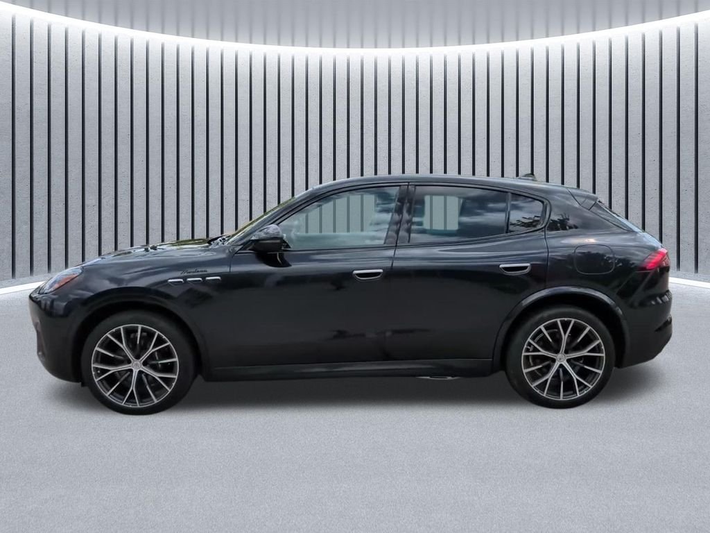 Used 2023 Black Maserati Modena image 13