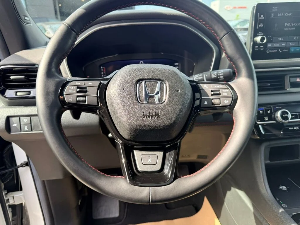 Certified Used 2024  Honda Black Edition AWD Certified Pre-Owned   One Owner image 17