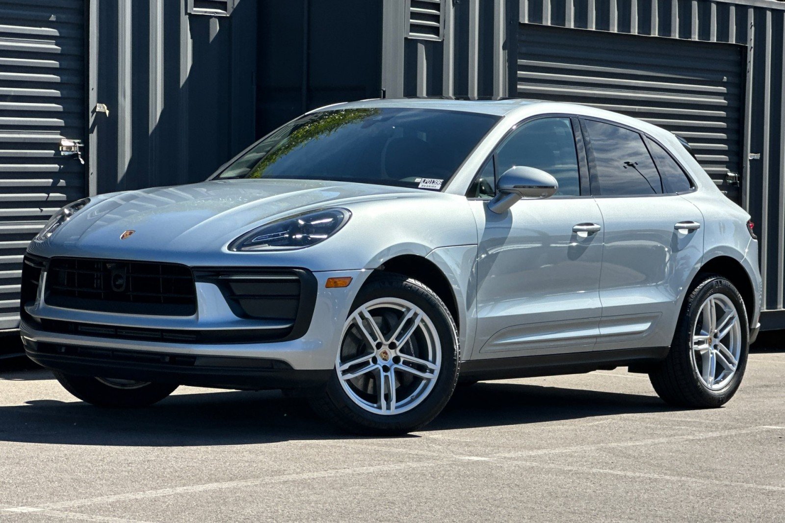 2025 Porsche Macan Base