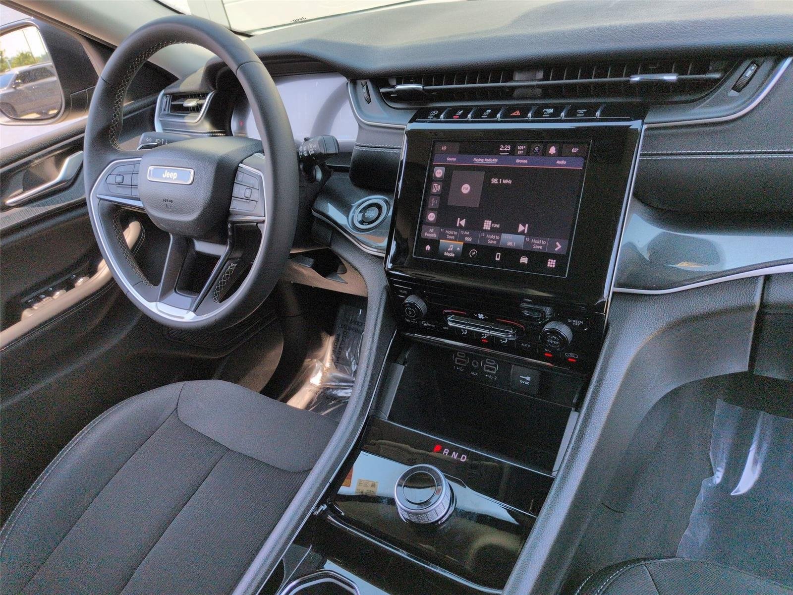 Used 2023 Diamond Black Crystal Pearlcoat Jeep Laredo image 36