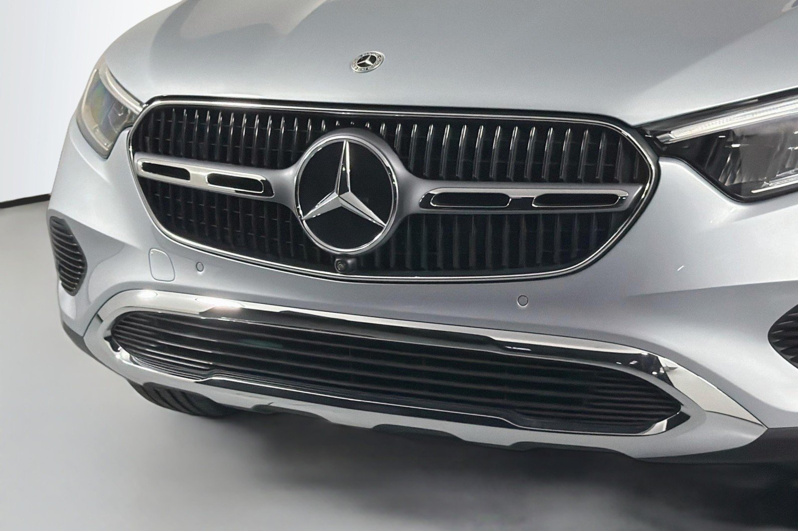 New 2026 Cirrus Silver Metallic Mercedes-Benz GLC 300 SUV image 12