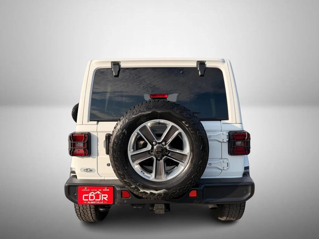 Used 2020 White Jeep Unlimited Sahara image 9