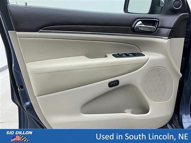 Used 2021 Slate Blue Pearlcoat Jeep Overland image 15