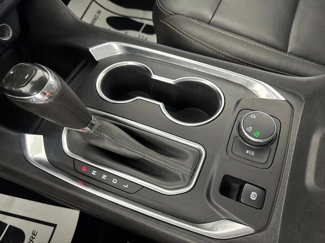 Used 2020 Gray Chevrolet 3LT image 17