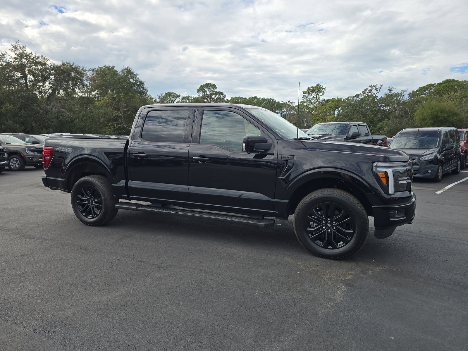 New 2025 Agate Black Metallic Ford Lariat image 2