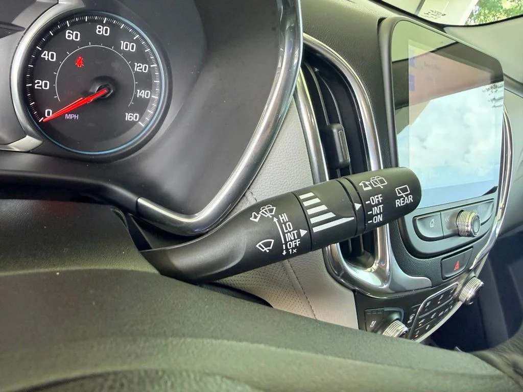 Used 2019 Silver Chevrolet Premier image 23
