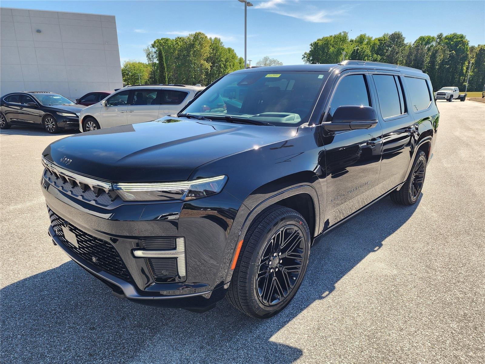 New 2026 High Gloss Black Exterior Paint Jeep Limited Reserve image 3