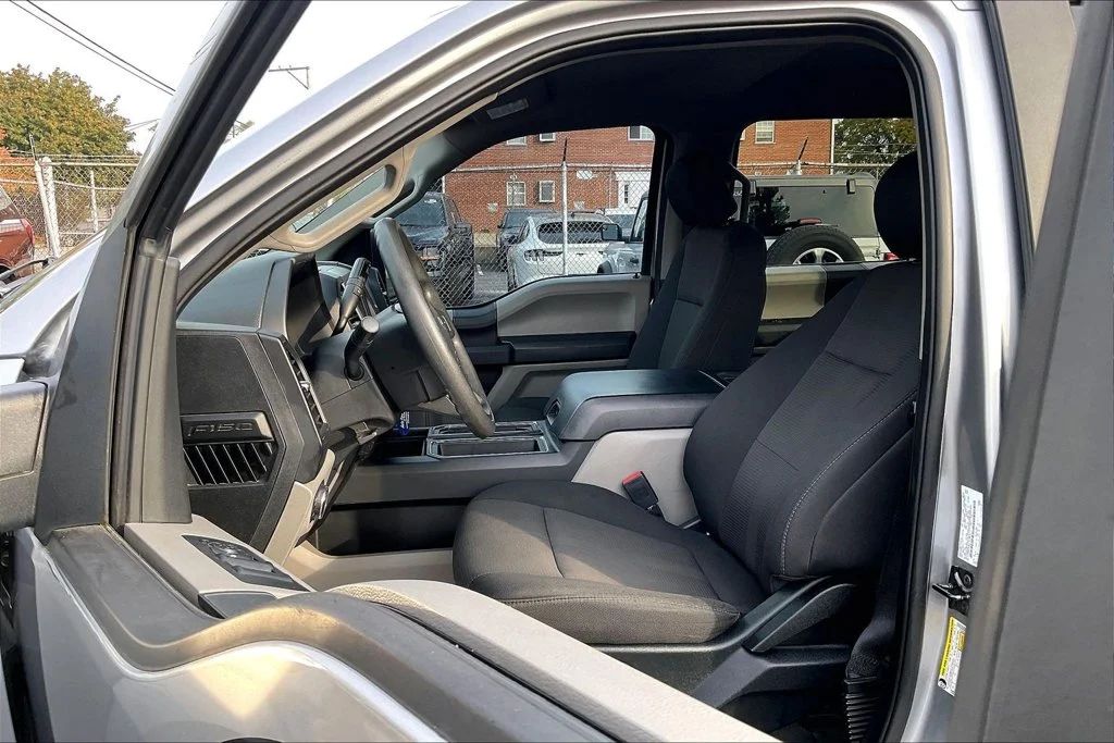 Used 2020 Silver Metallic Ford XL image 24